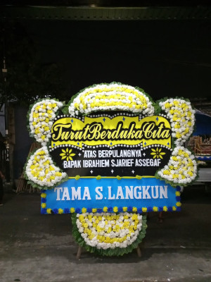Papan Bunga Duka di Pongangan